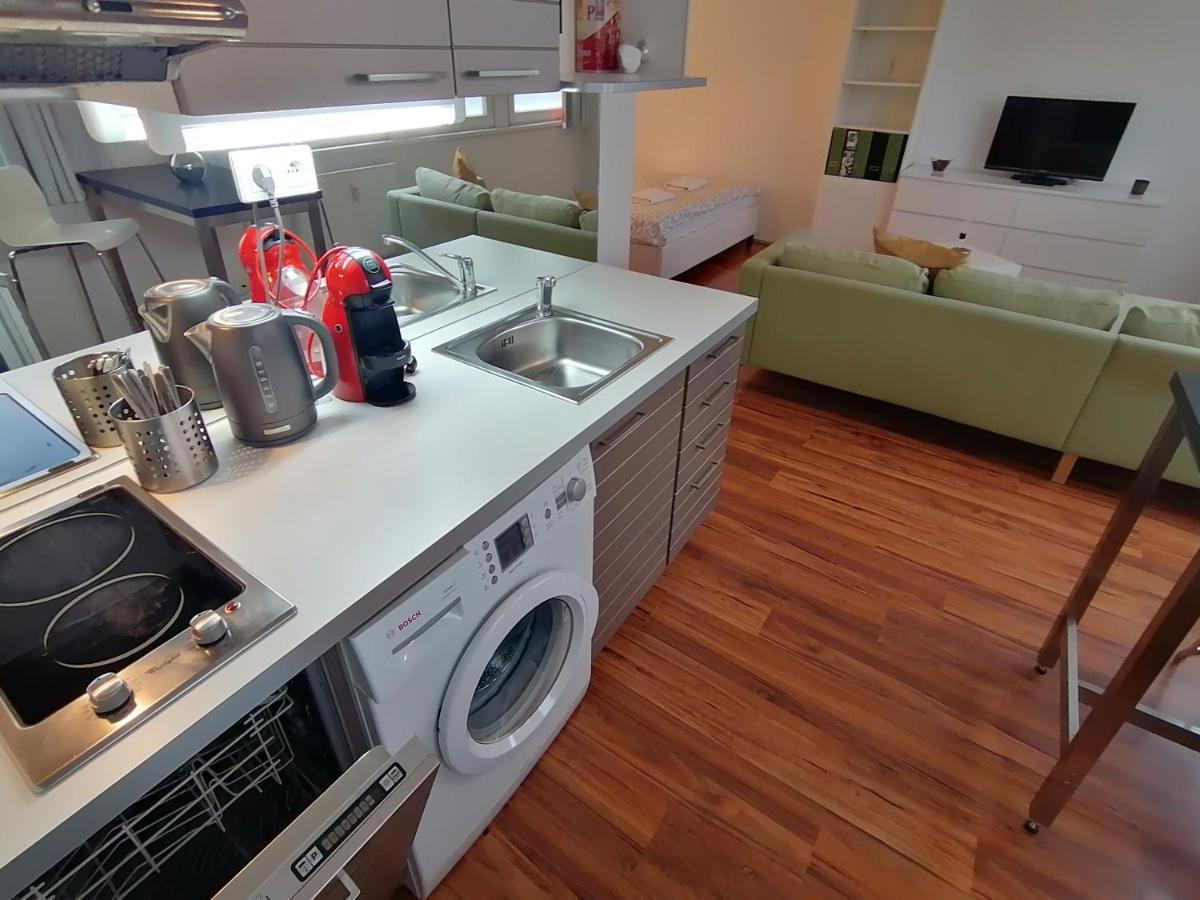 Golden Family Apartments Prague Ngoại thất bức ảnh