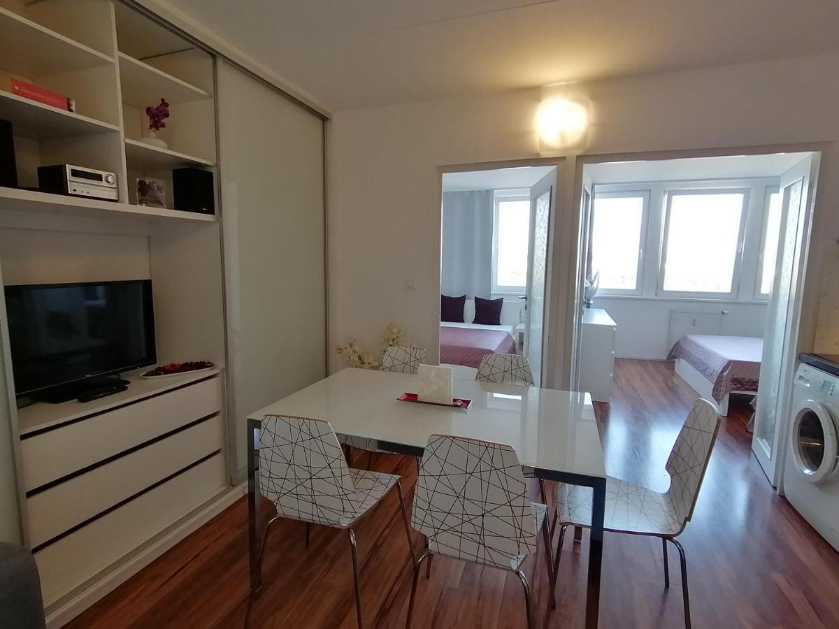 Golden Family Apartments Prague Ngoại thất bức ảnh